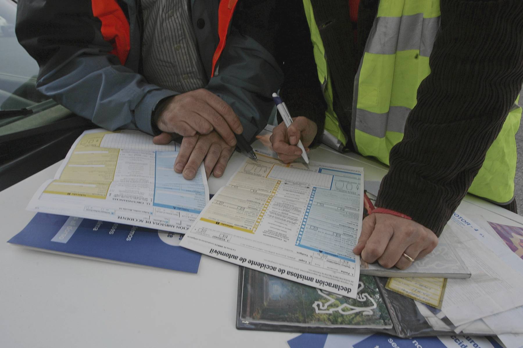 Imagen principal del artículo: ¿Puede subir mi seguro si doy un parte sin tener la culpa? | JLA Asociados Seguros
