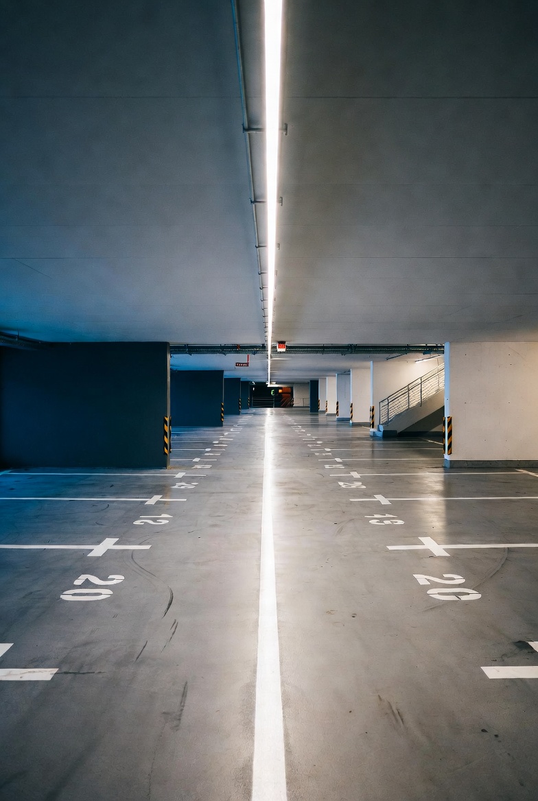 Imagen principal del artículo: Robo en garaje comunitario: responsabilidades, seguros y qué hacer paso a paso | JLA Asociados Seguros