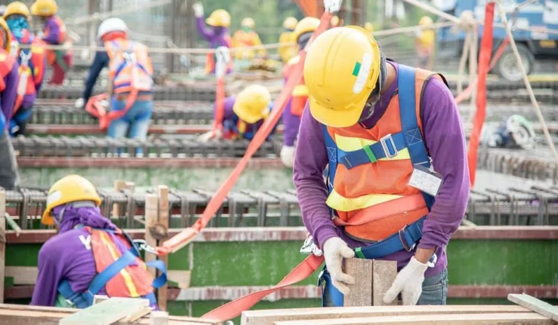trabajadores-construccion