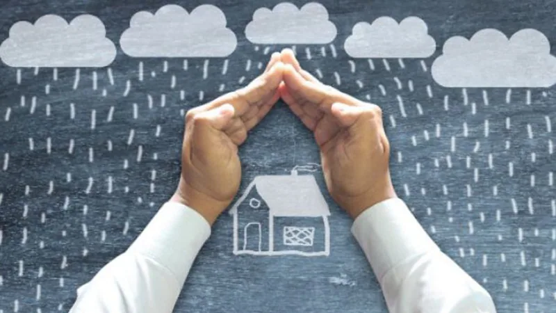 Cómo hacer valer tus derechos ante el rechazo de las aseguradoras en siniestros por lluvia y viento