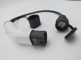 ¿Qué debes tener en cuenta a la hora de contratar un seguro para moto eléctrica? - JLA Asociados