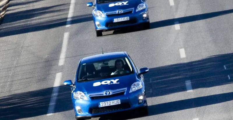 ¿Cómo y cuándo puedo solicitar el coche de sustitución a través de mi seguro?