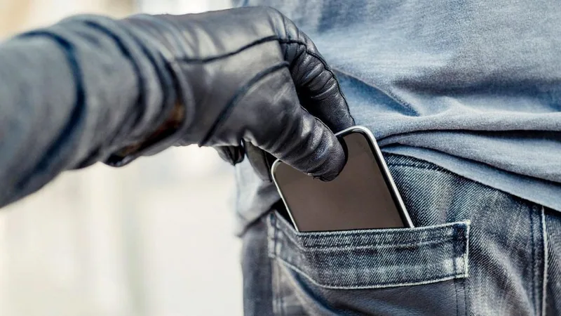 Antes de asegurar tu smartphone, debes entender la diferencia entre hurto y robo - JLA Asociados