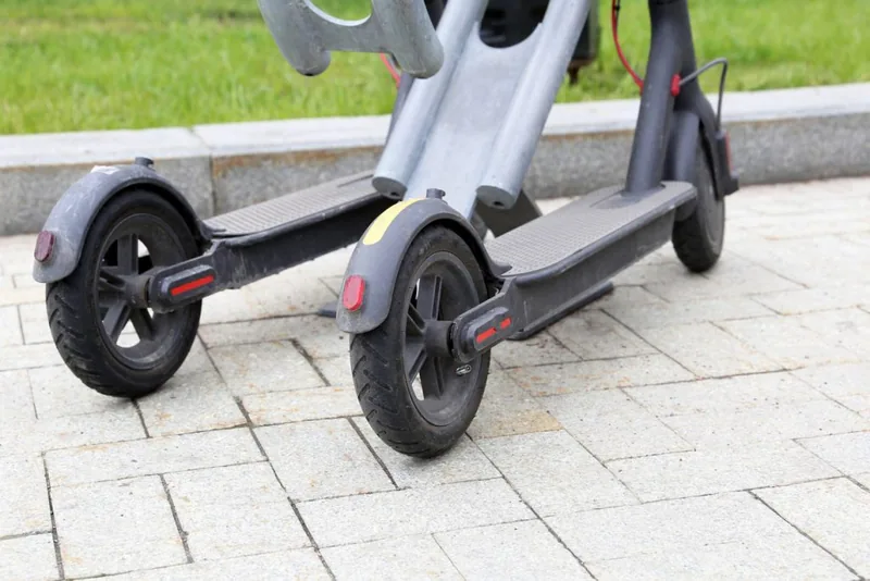 Seguro para patinete eléctrico: normativa DGT, matrícula y lo que cambia en 2026 - JLA Asociados