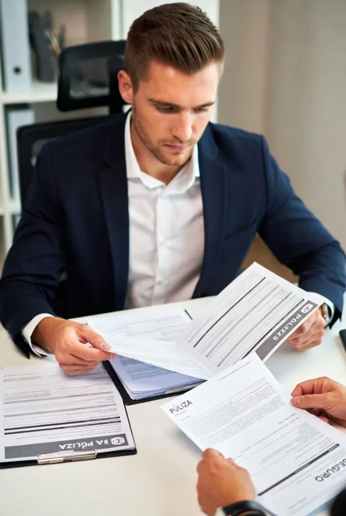 Robo en garaje comunitario: responsabilidades, seguros y qué hacer paso a paso - JLA Asociados